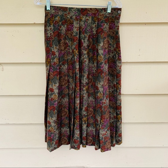 Vintage Dresses & Skirts - Vintage Ramsay of Dublin Wool Floral Pleated Skirt